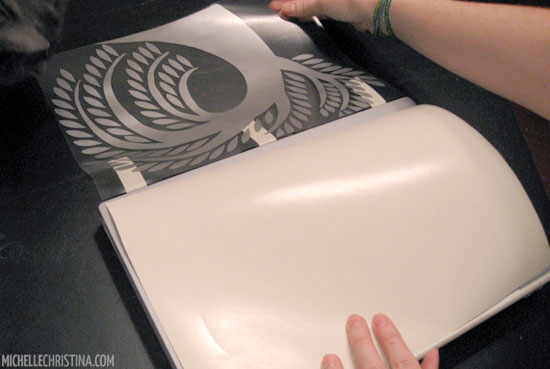 How to apply a vinyl laptop decal 4